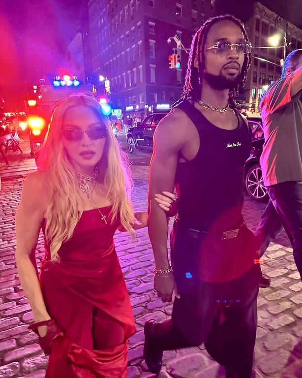 Мадонна закрутила роман з молодим хлопцем