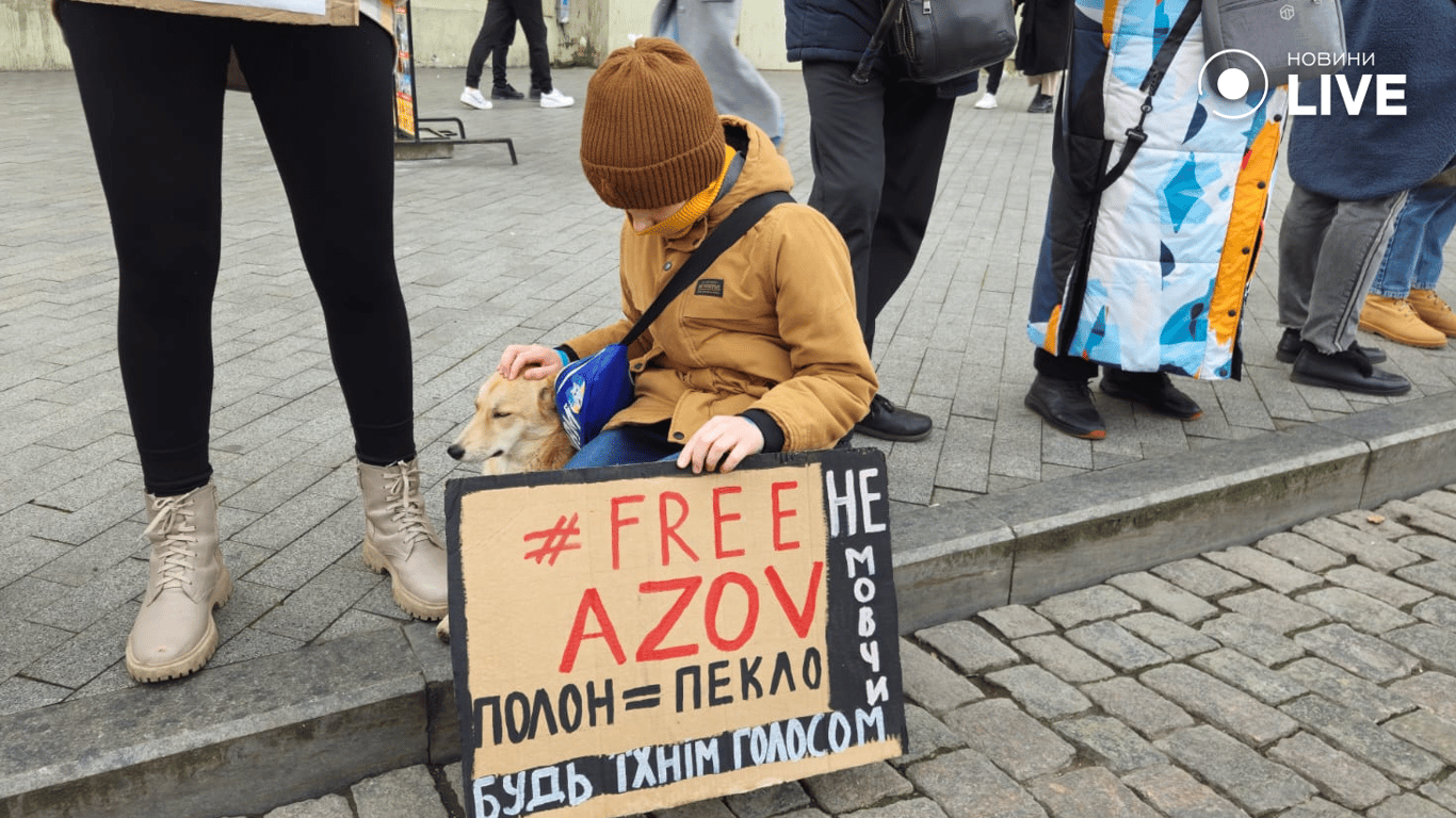 Дитинна на акції FreeAzov