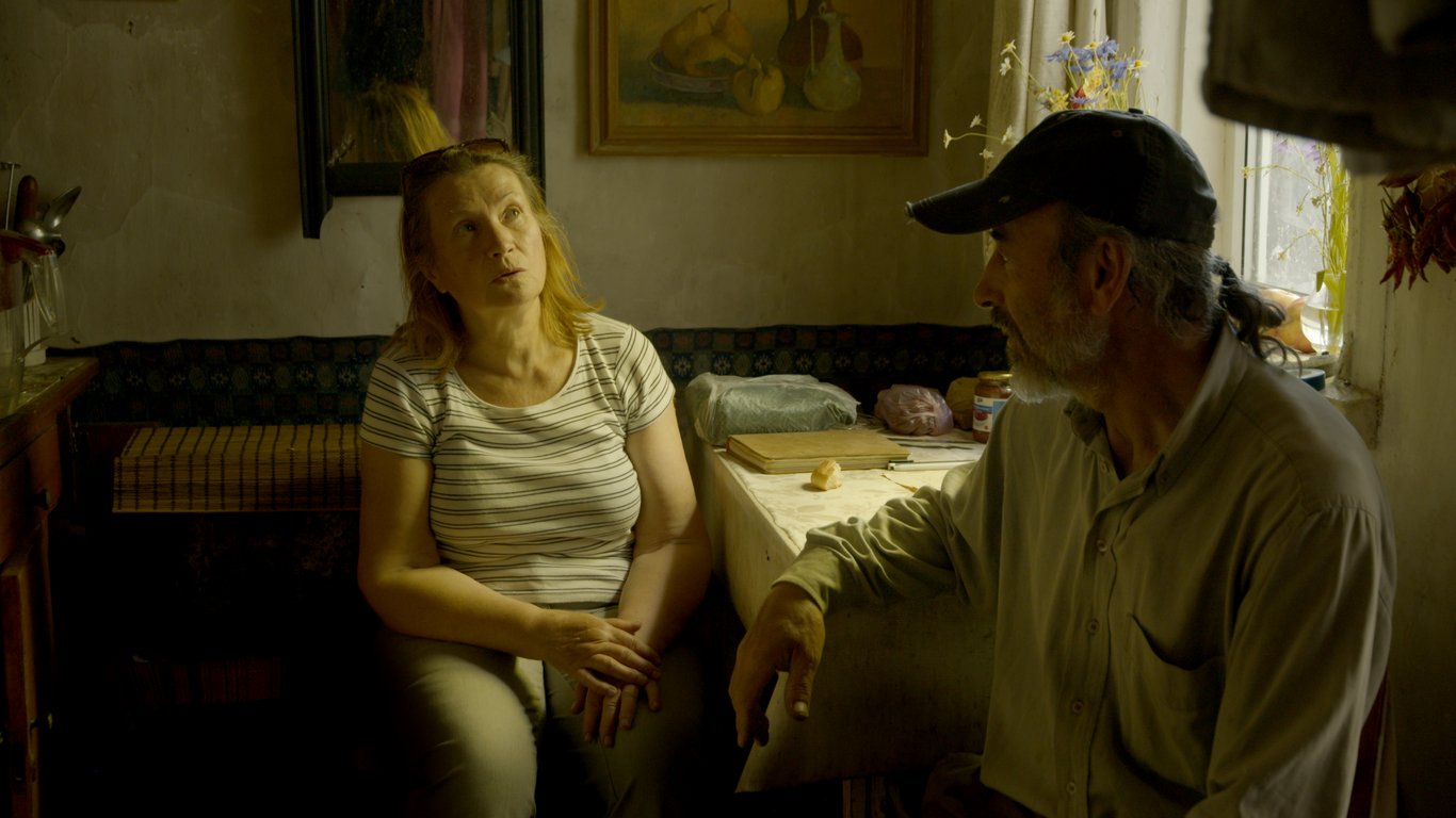 "Квіти на темному тлі"