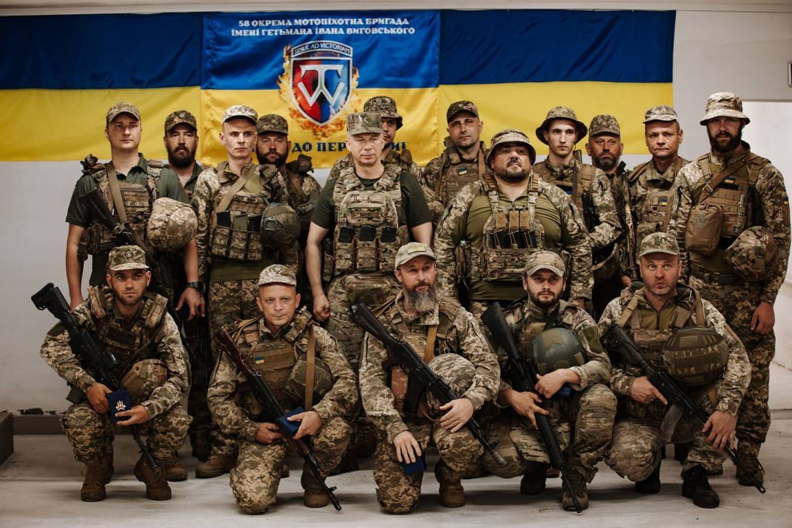 Сирський нагороджує бійців ЗСУ