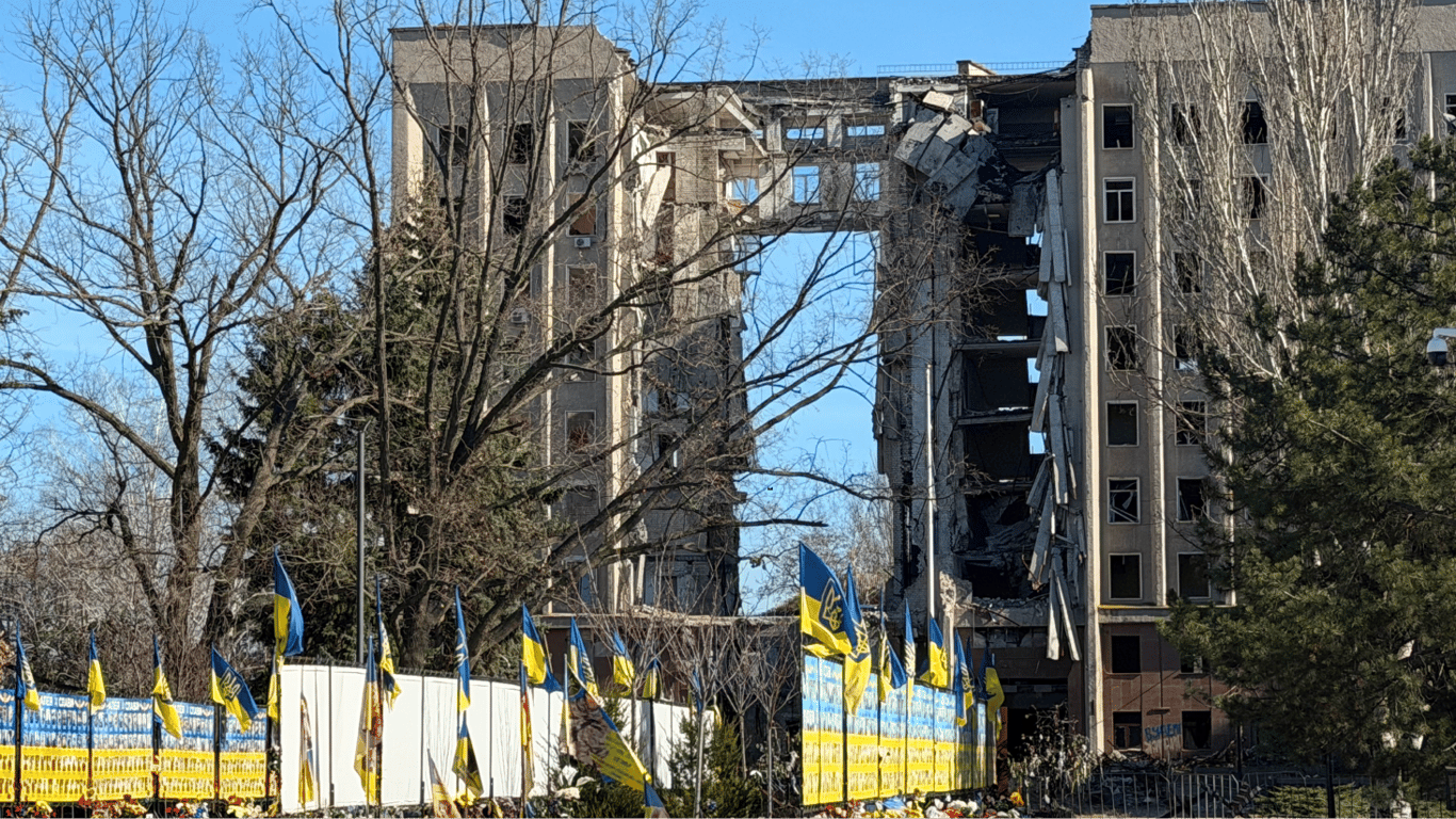 Годовщина удара РФ по ОВА в Николаеве: здание сохраняет историю