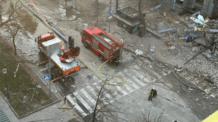 У Києві після обстрілів загорівся дах Нацбанку — що відомо - 285x160