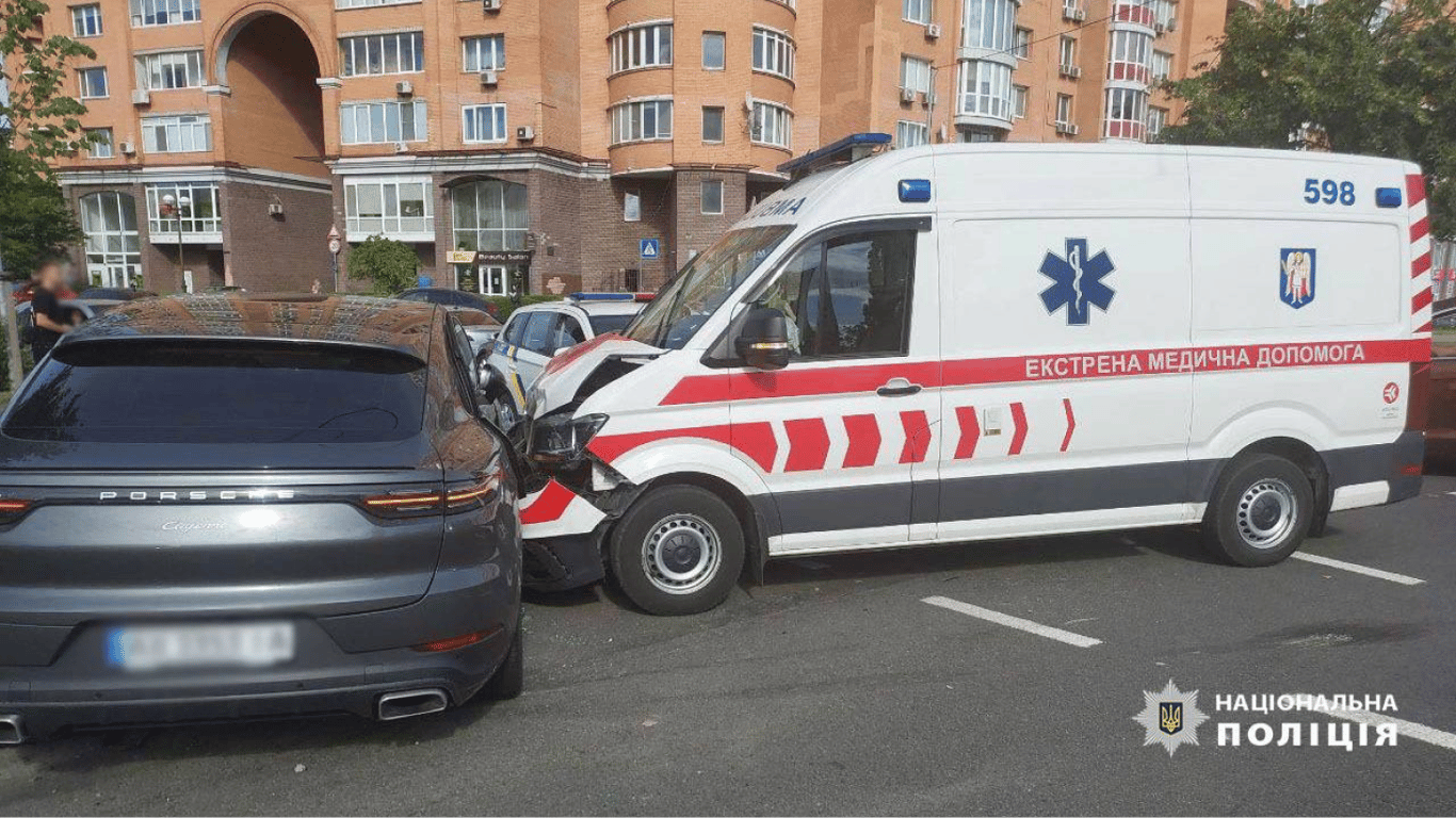 В Києві медики їдучи на місце аварії й самі потрапили в ДТП