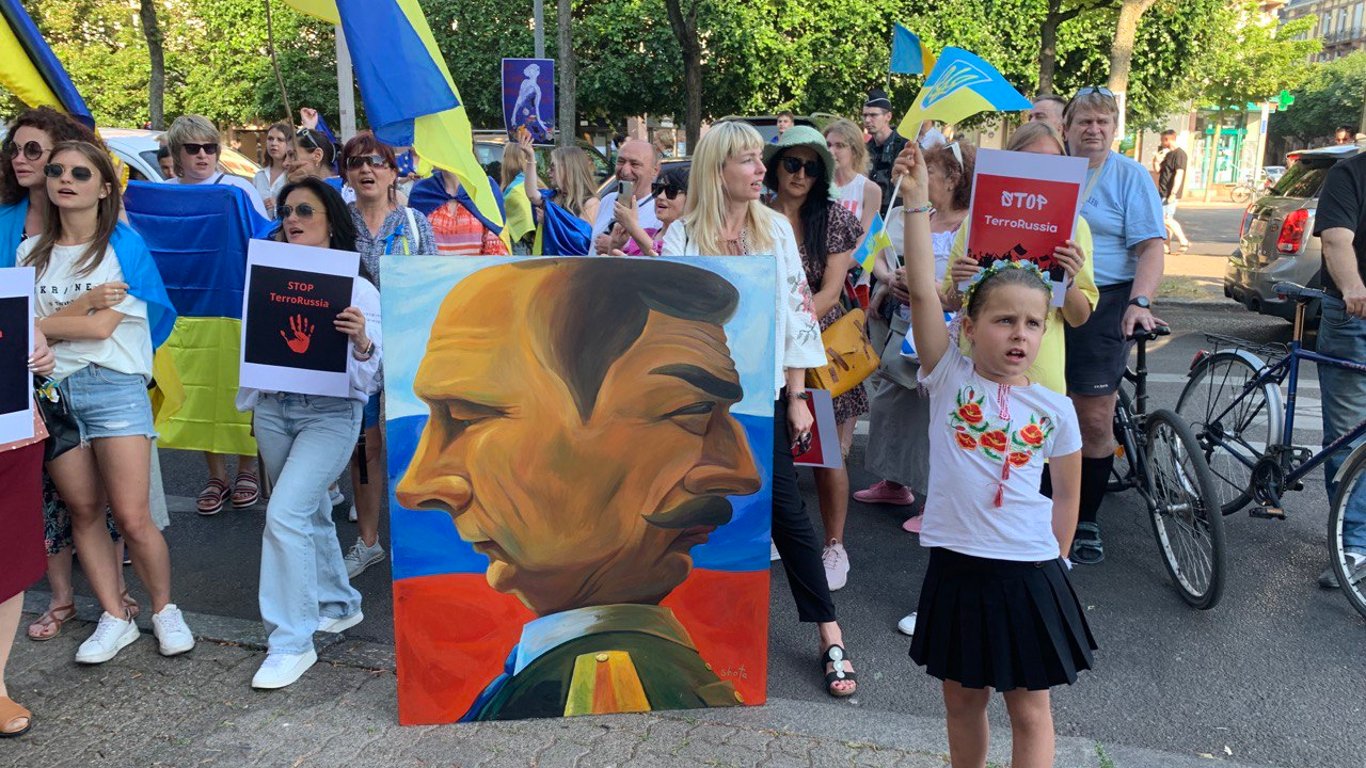 Мітинг проти Росії у Страсбурзі — фото