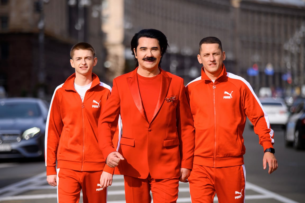 Український співак Павло Зібров з гуртом KOLABA. Фото: пресслужба