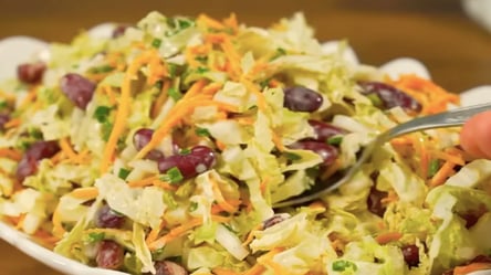 Салат "Зимний" за 5 минут — понадобится капуста и фасоль - 285x160