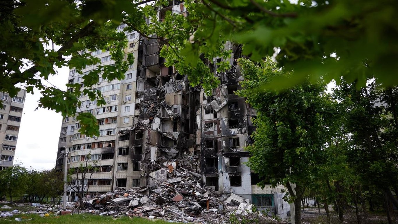 Пошкоджена кожна будівля — Новини.LIVE побували на Північній Салтівці у Харкові