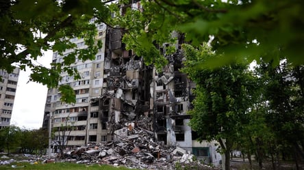 Пошкоджена кожна будівля — Новини.LIVE побували на Північній Салтівці у Харкові - 285x160