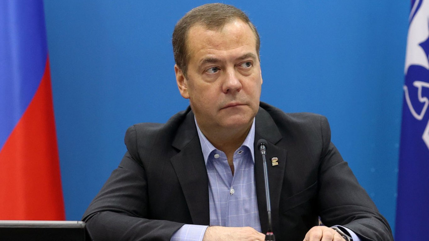 Дмитрий Медведев истерически отреагировал на результаты встречи в Рамштайне