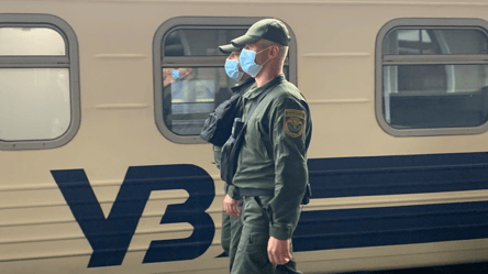 "Укрзализныця" вводит военизированную охрану на девяти рейсах: где усилится безопасность - 285x160