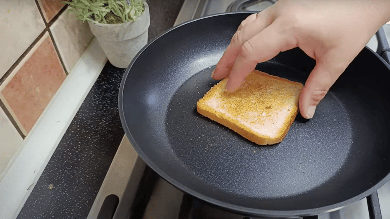 бюджетний сніданок із тунцем