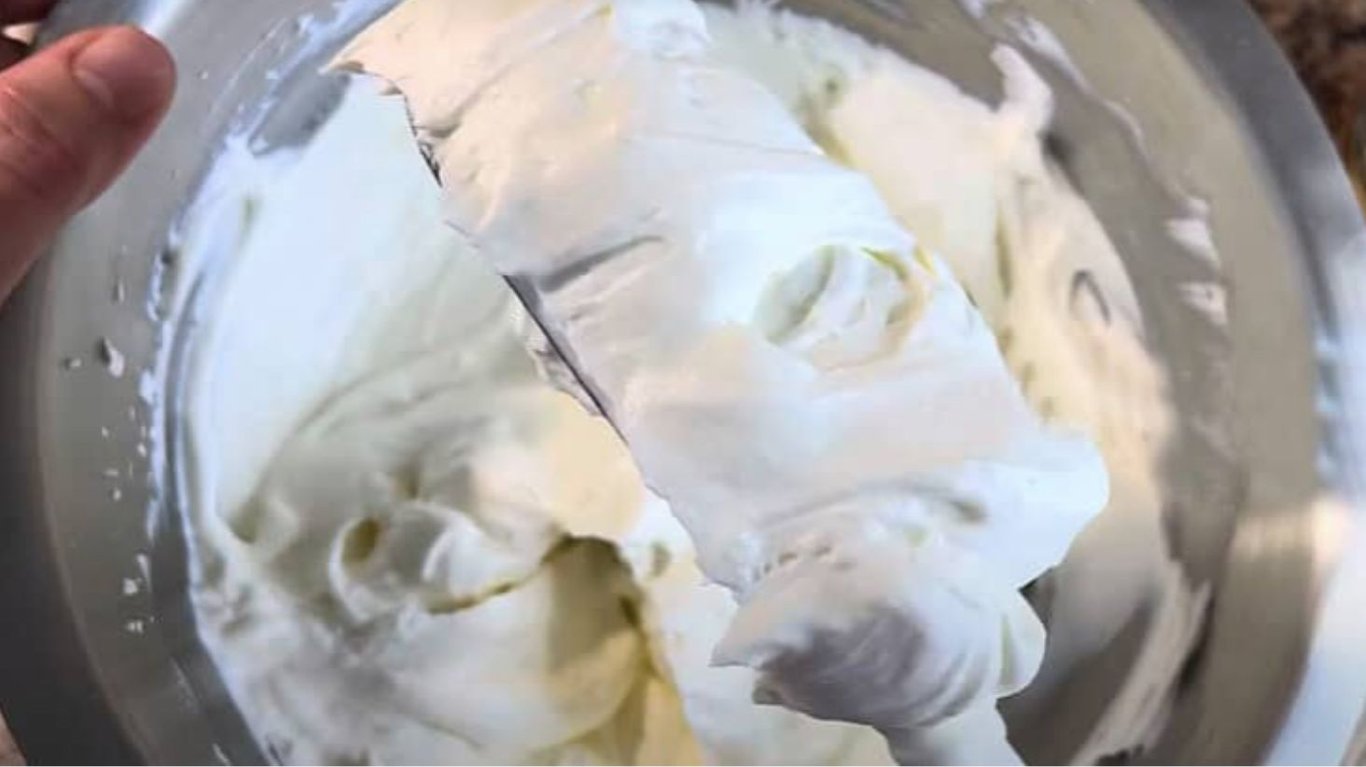 простий рецепт морквяного торта з кремом