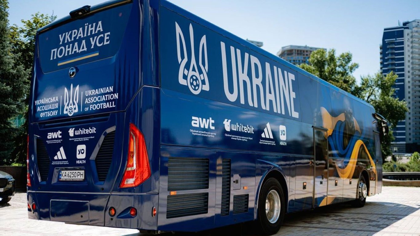 Автобус сборной Украины