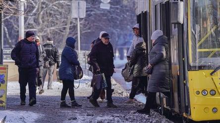 Мобільні тарифи для абонентів 60+ — що вигідно підключити в лютому - 285x160