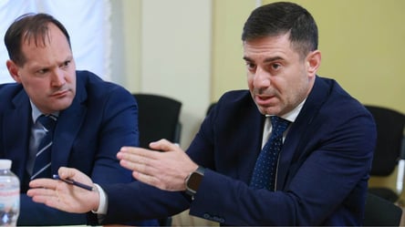 Поїзд залишив 25 пасажирів посеред поля: Лубінець відреагував - 290x166