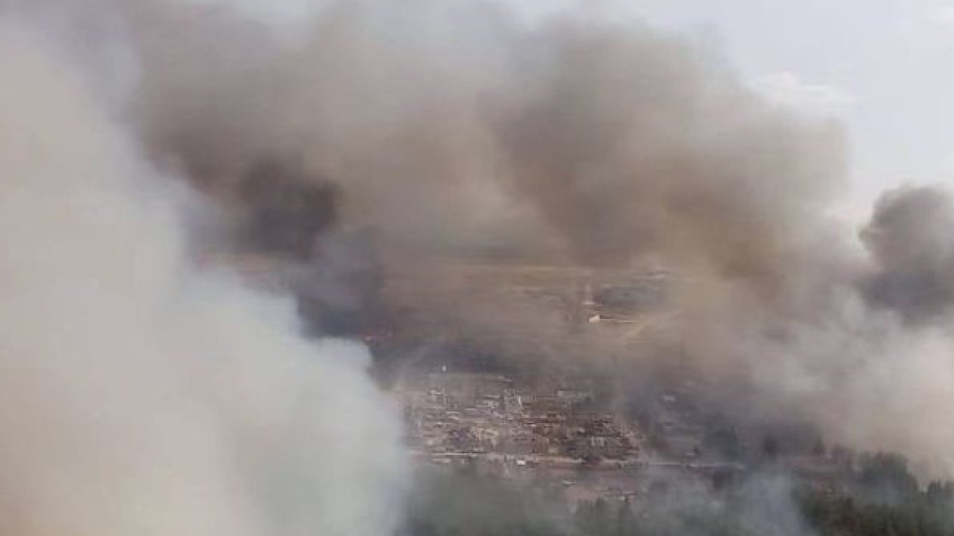 В Свердловской области РФ горят склады с порохом