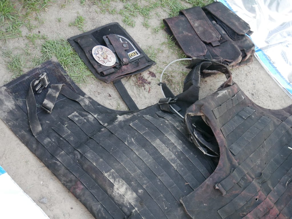 Пошкоджений бронежилет вбитого поліцейського Сергія Чорного в Хмельницькій області 15 травня 2026 року