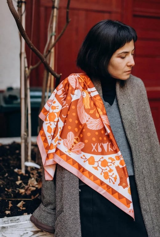 Трендовий образ з українською хусткою — модні поради до свята - фото 4