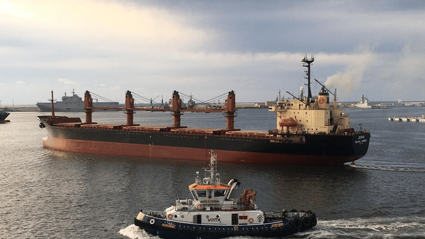Работа зернового коридора — сколько судов на погрузке в портах Большой Одессы