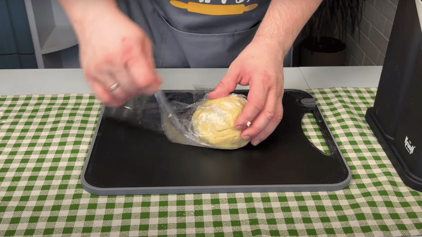 смачна сирно-полунична галета