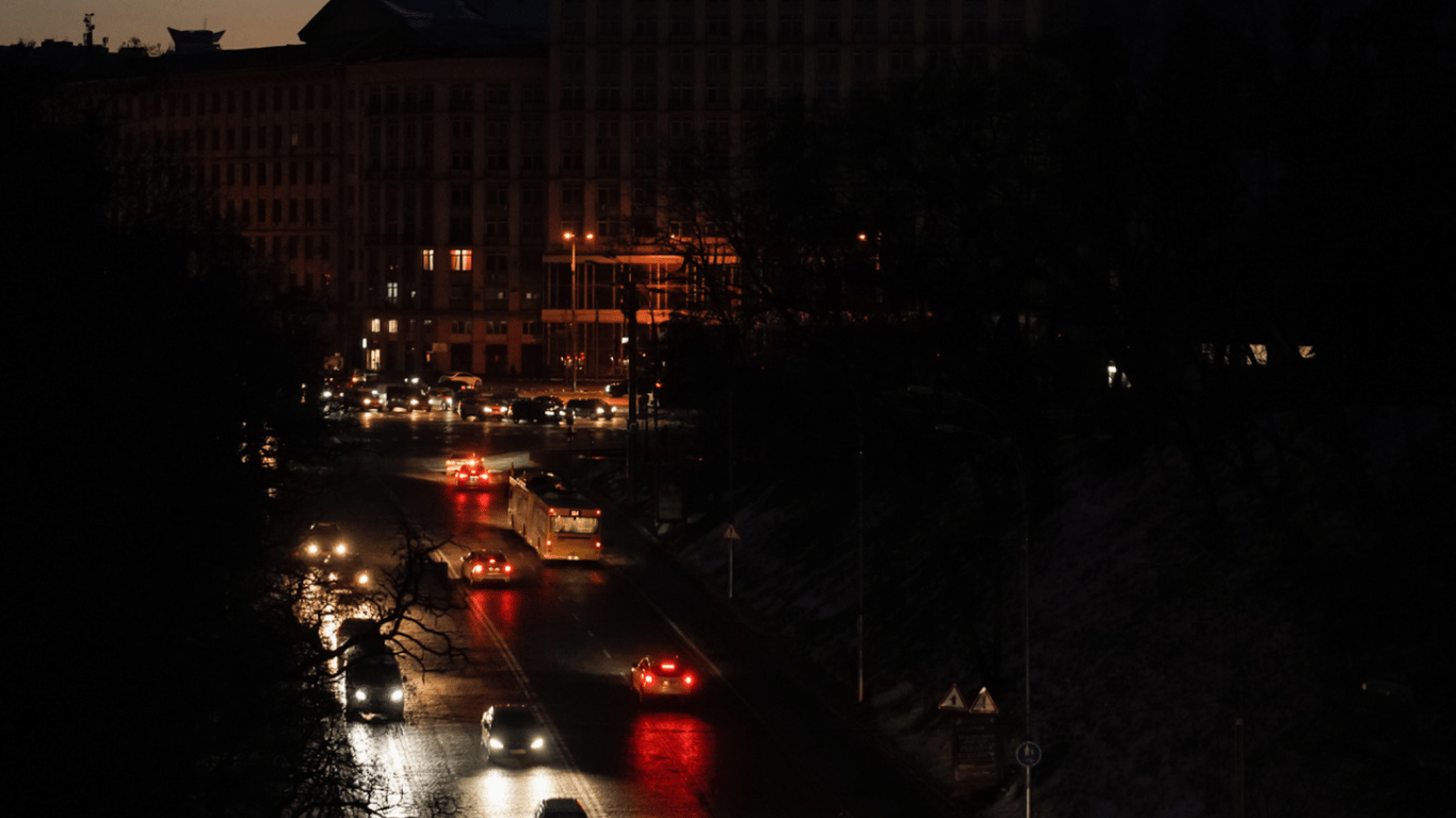 В Укренерго розповіли, де завтра не буде світла — графіки