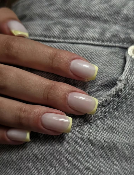 Жовтий колір манікюру принесе удачу