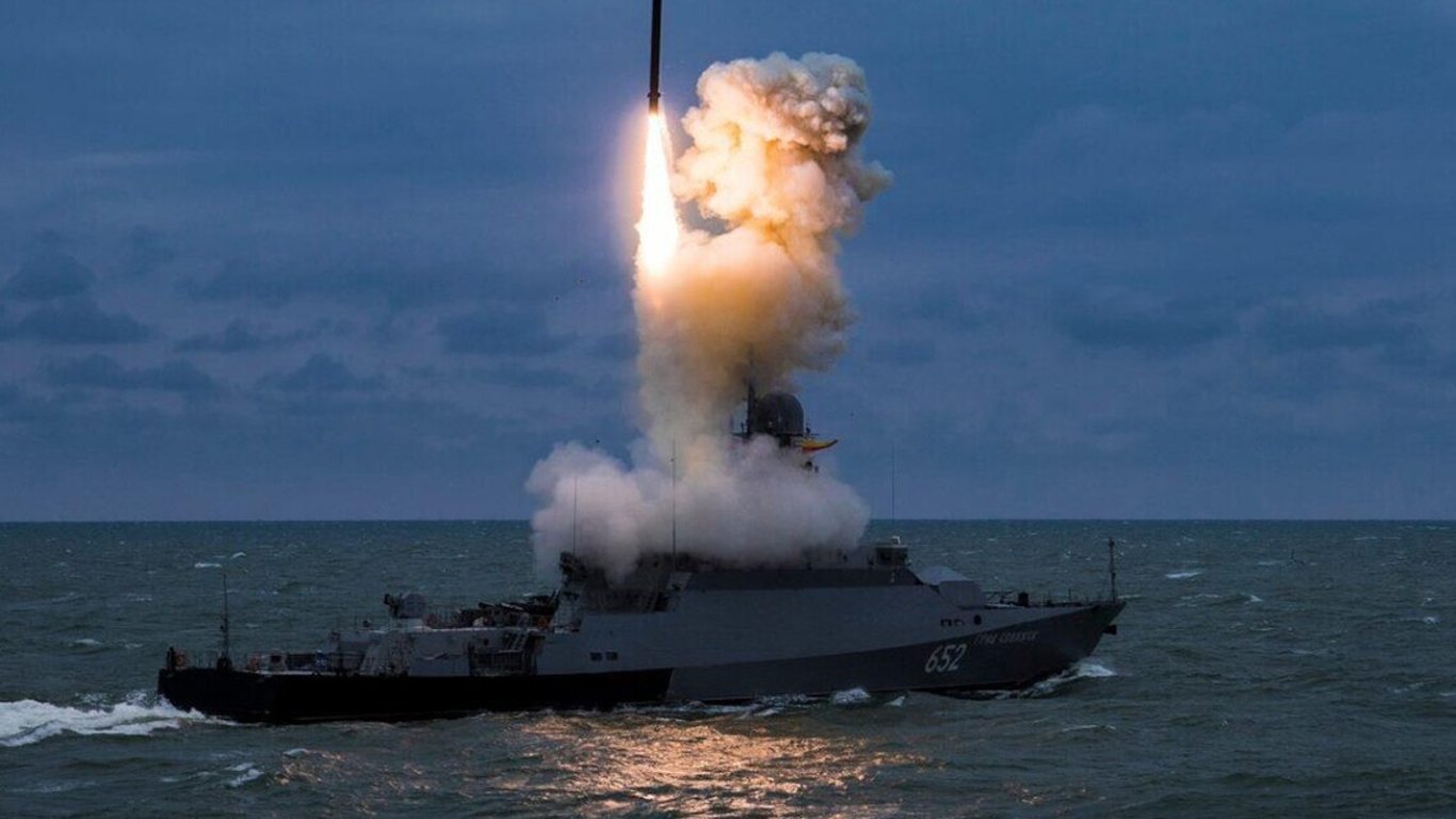 В Чорне море вивели підводний човен: скільки ракет напоготові в армії рф