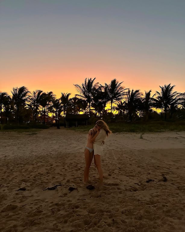 Супермодель Жизель Бюндхен разом із сестрою-близнючкою