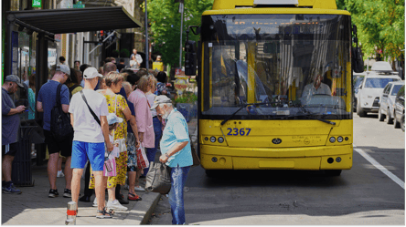 Пільги в транспорті — кому не потрібно платити за проїзд восени - 285x160