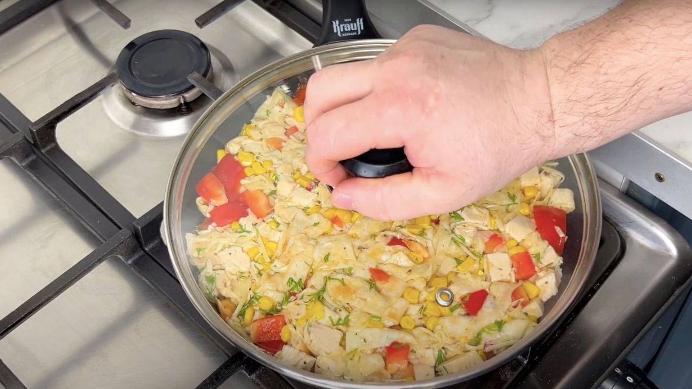 ароматний пиріг без тіста у сковорідці за 30 хвилин