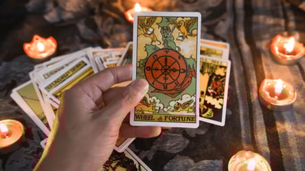 Zodiac signs with financial luck this week — Tarot forecast - 285x160