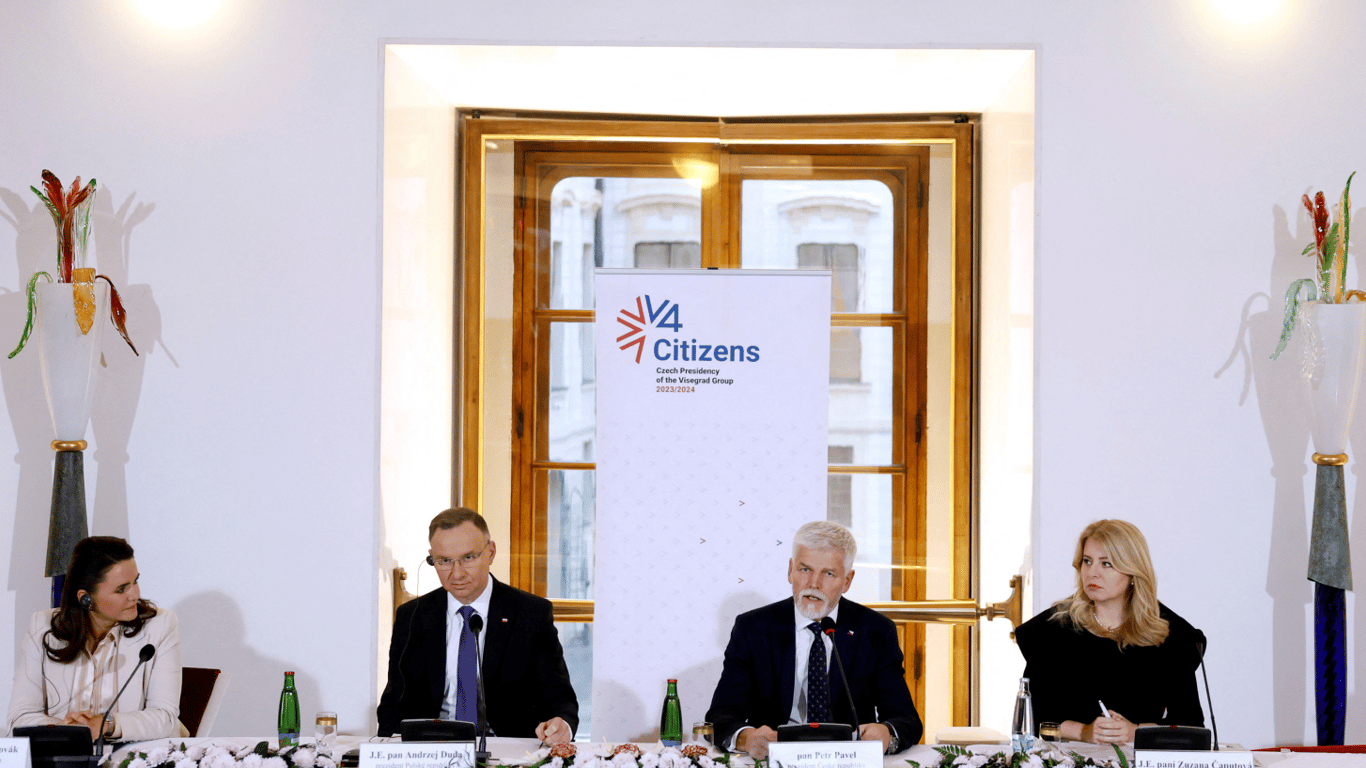 Президент Чехии заявил, что ЕС нужно готовиться к войне с Россией
