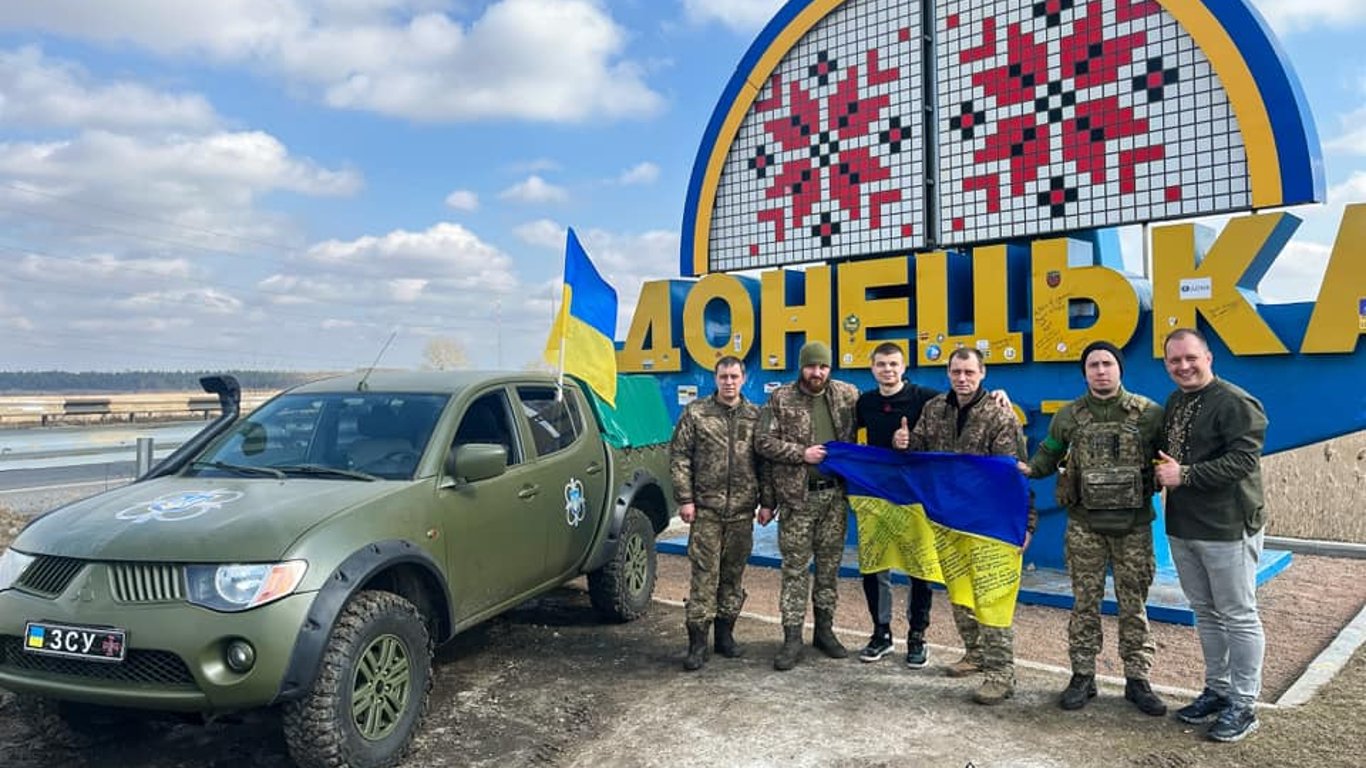 Защитники Донбасса получили авто из Одессы