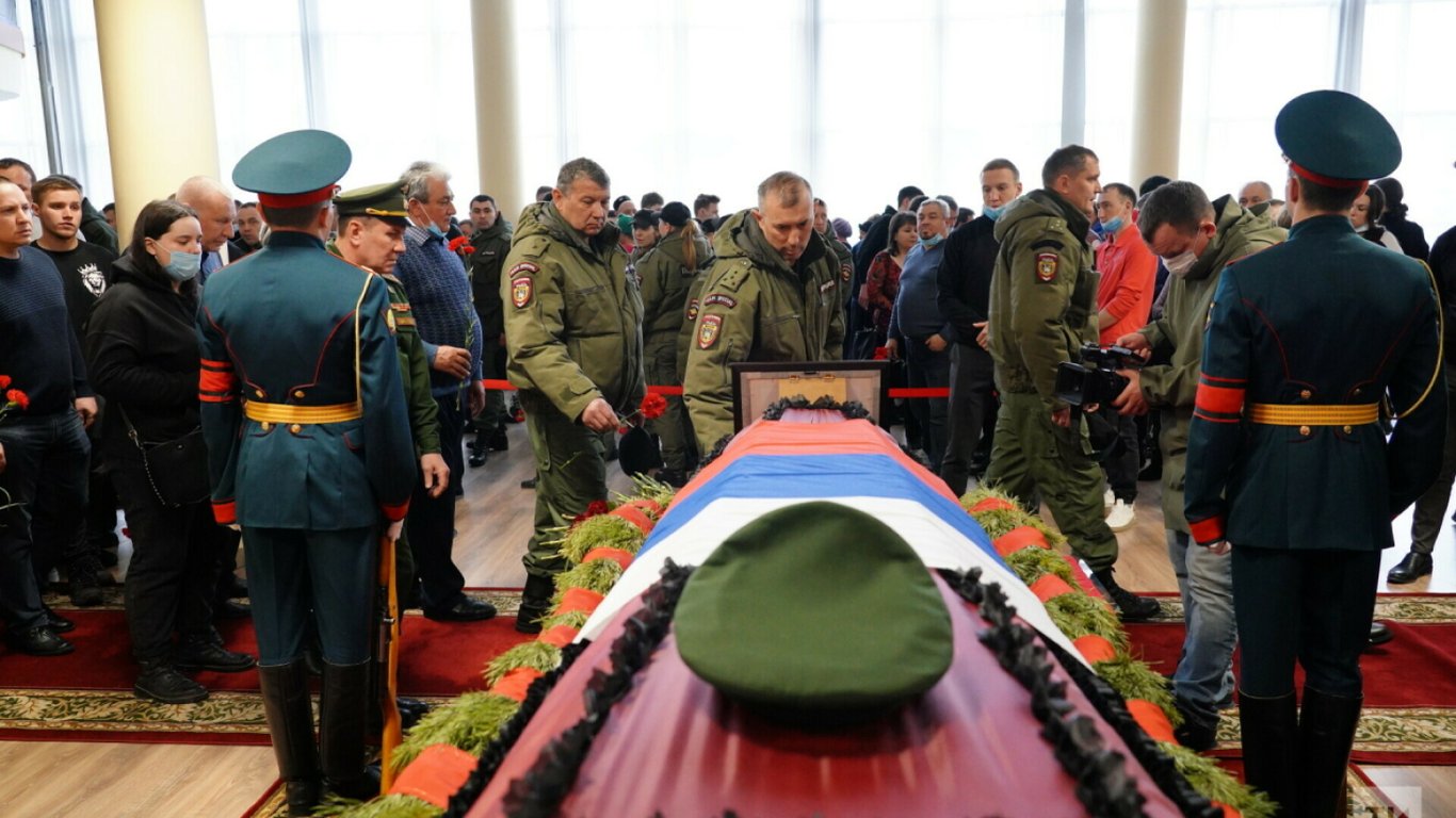 На войне в Украине погибли более 2000 российских офицеров