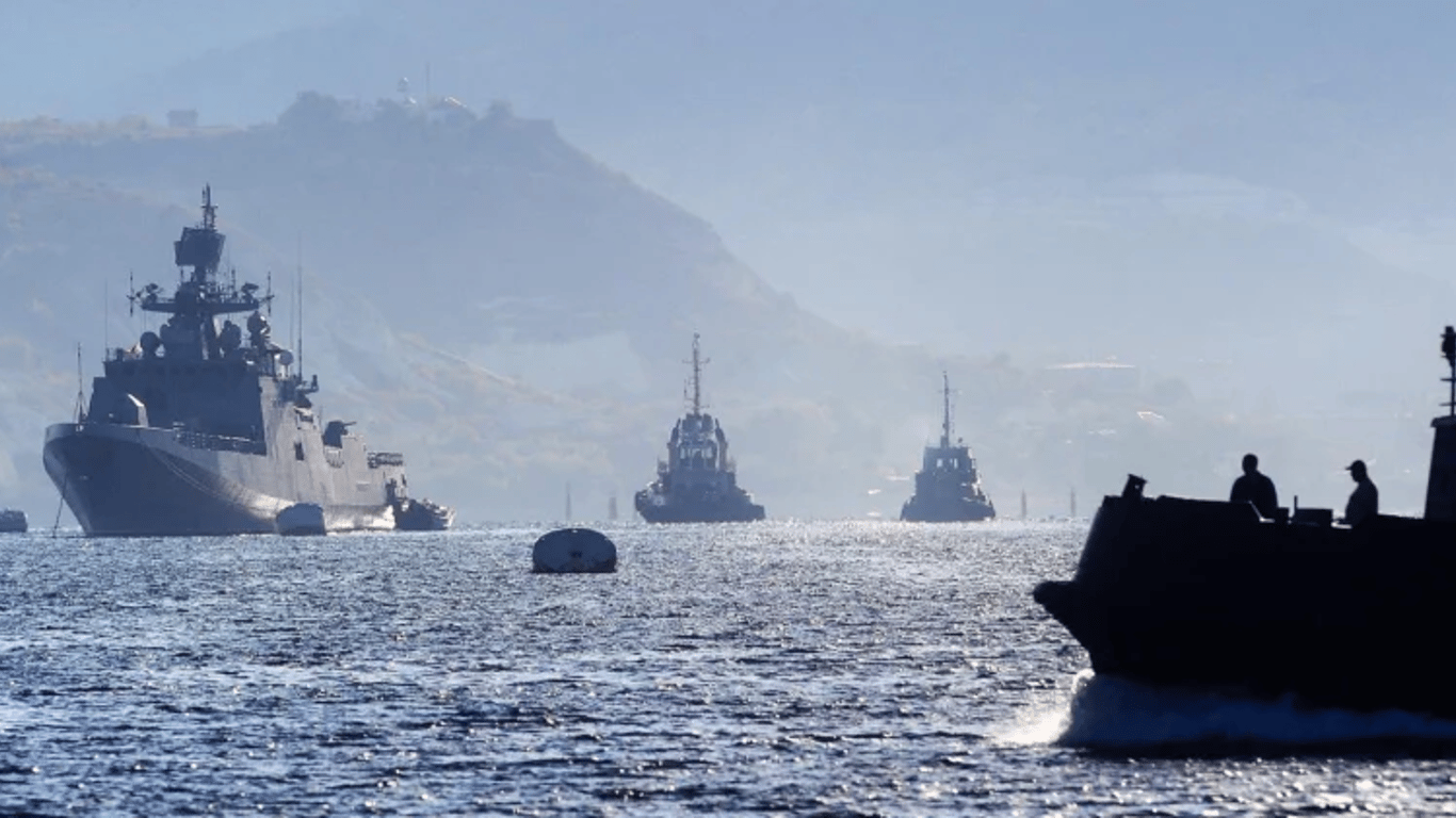 Росіяни заявили про атаку морськими дронами на Чорноморський флот