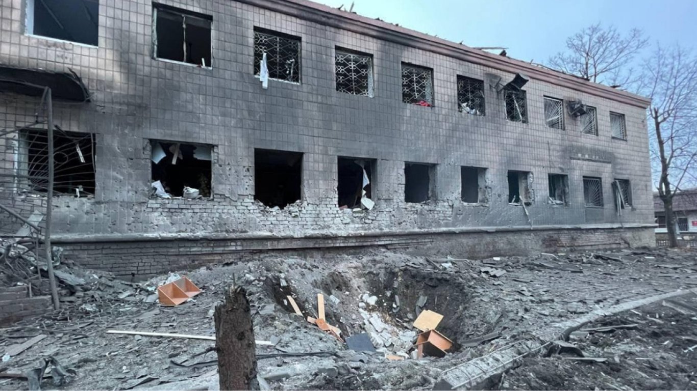 В Макіївці внаслідок удару по ПТУ №19 загинуло понад 400 російських військових
