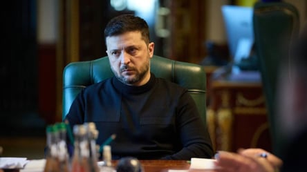 Шлем с погибшими атлетами — Зеленский поблагодарил спортсмена - 304x171