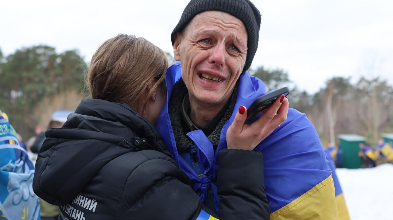 Під час другого етапу обміну полоненими до України повернули ще 300 військових та двох цивільних людей
