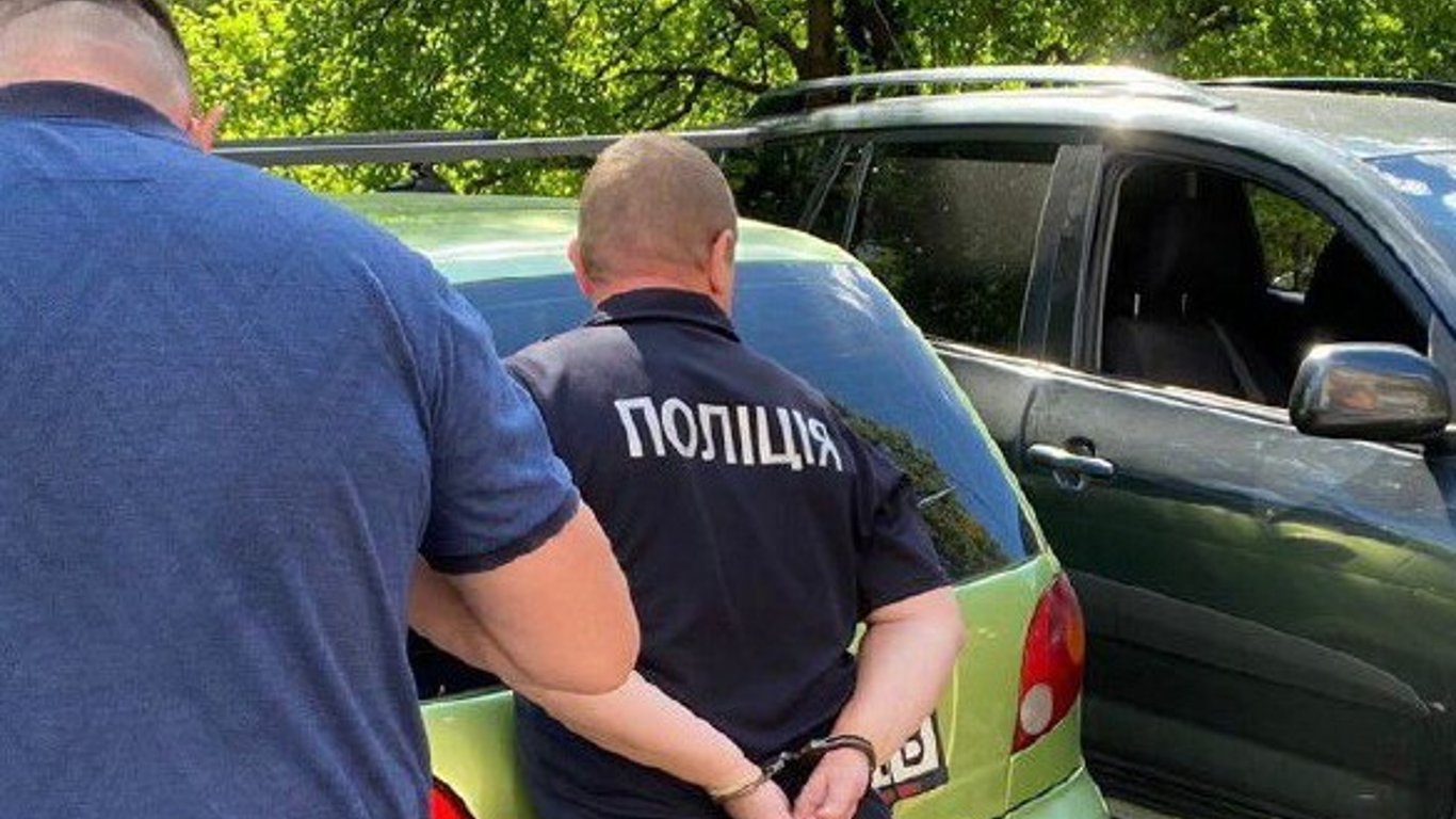 На Киевщине задержан полицейский, подозреваемый в изнасиловании ребенка