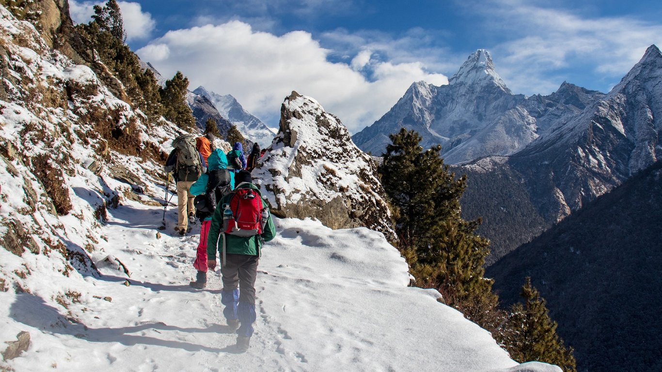 В Непале запретили туристам путешествовать по национальным паркам без гидов