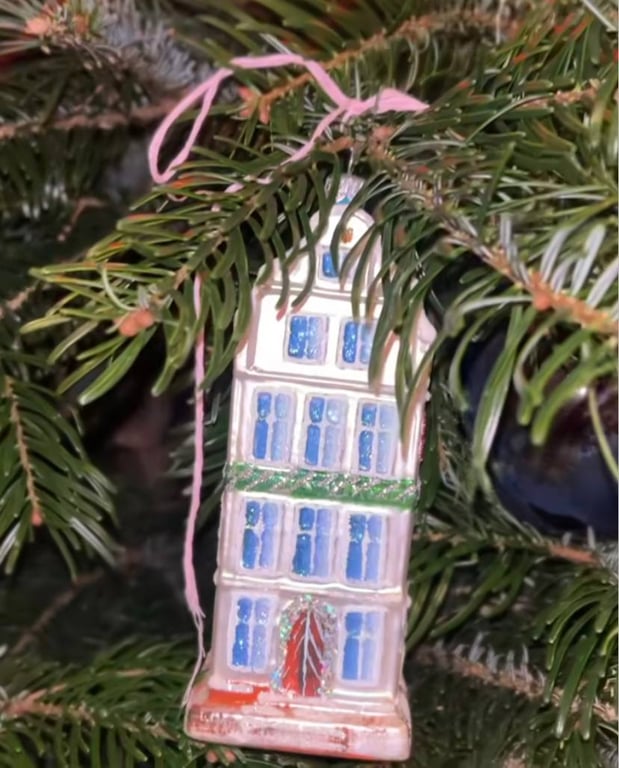 Ольга Фреймут украсила елку