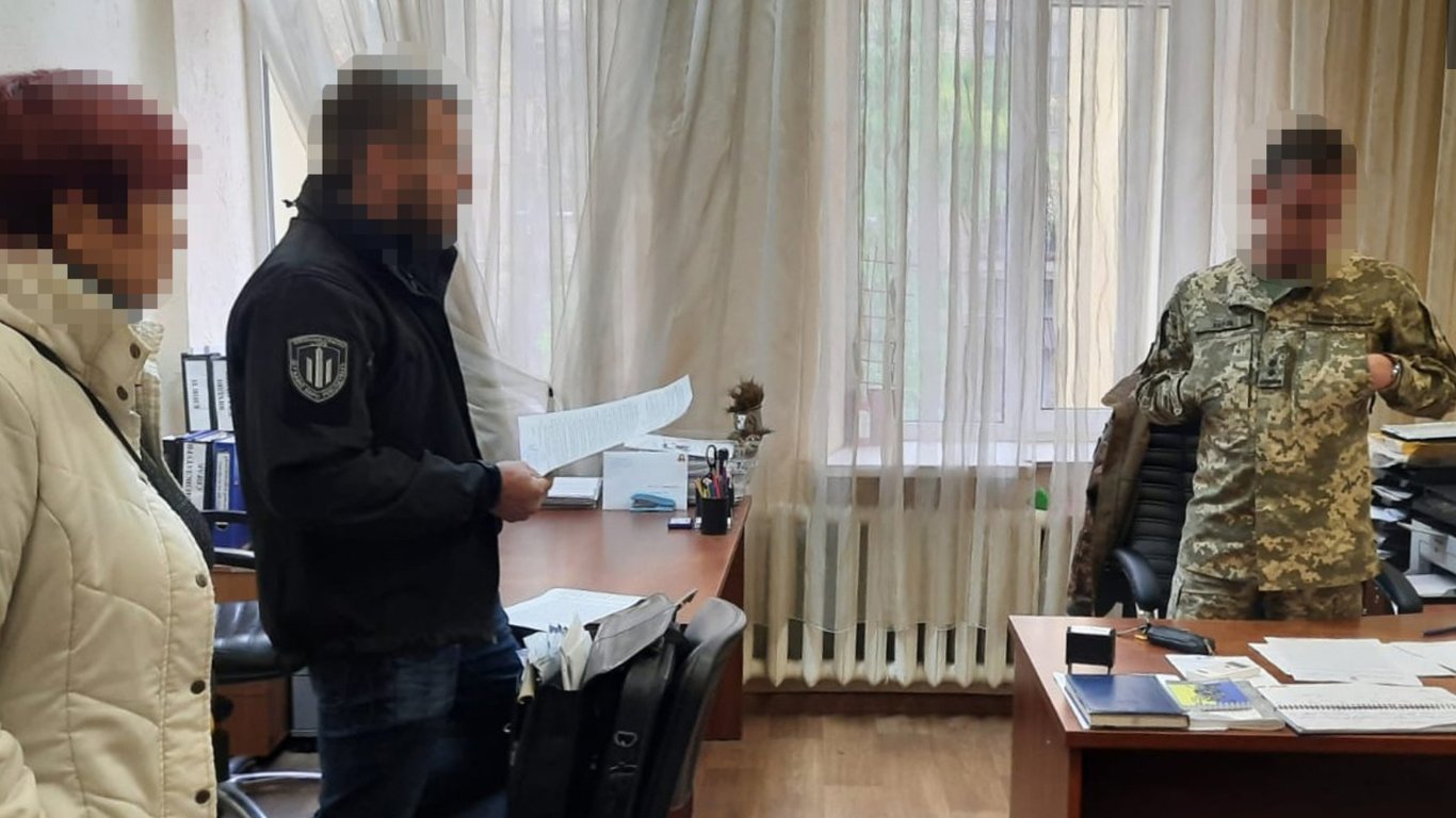 Масштабная схема уклонения от мобилизации на Киевщине — экс-главе ТЦК выдвинули подозрение - 64x64
