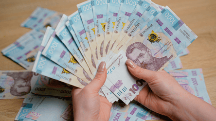 Українцям погодили важливі виплати — хто отримає допомогу - 285x160