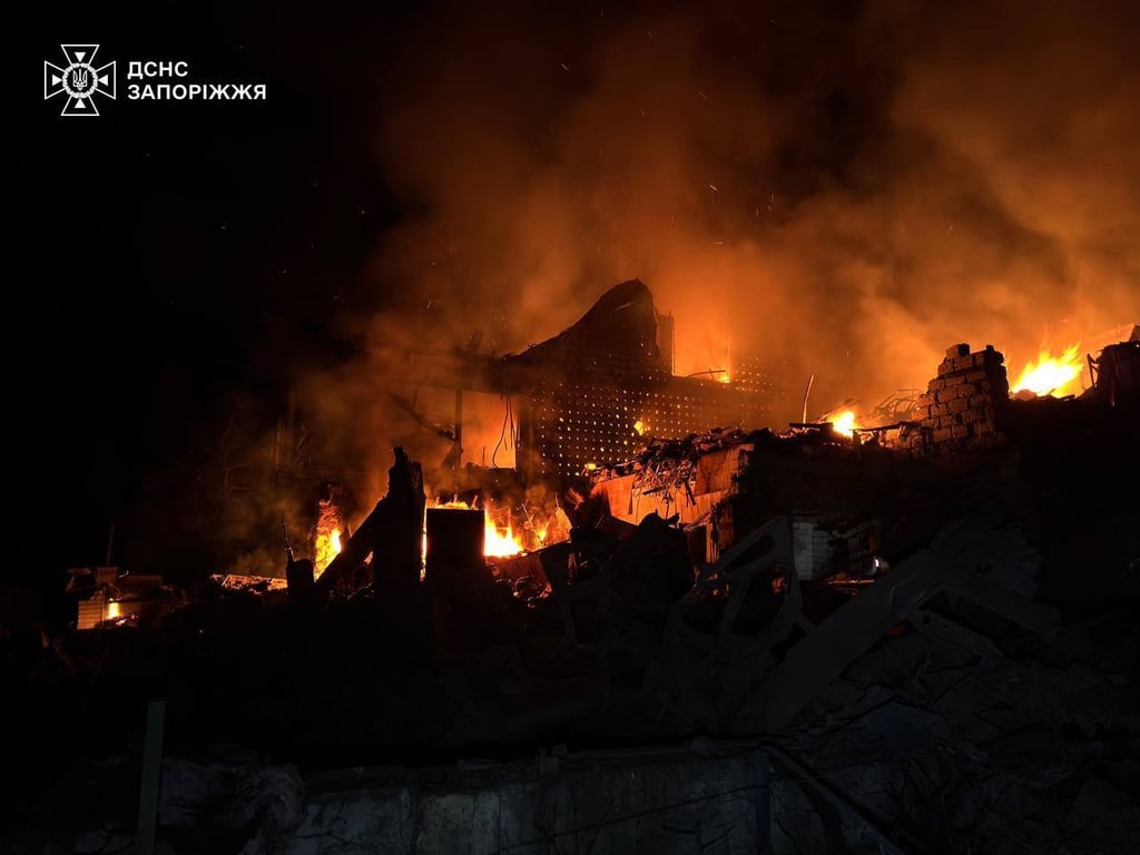 Обстріл Запорізької області 20 березня - горять будинки та авто, є постраждалі - фото 2