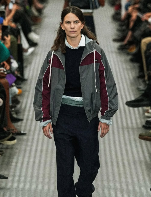 Як стилізувати спортивну куртку