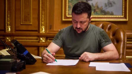 Зеленський продовжив воєнний стан та мобілізацію в Україні - 285x160