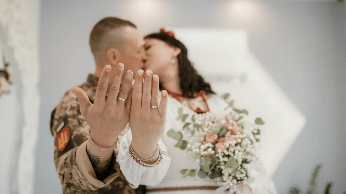 Юристка розповіла, чи відмовлятимуть у реєстрації шлюбу без військового квитка