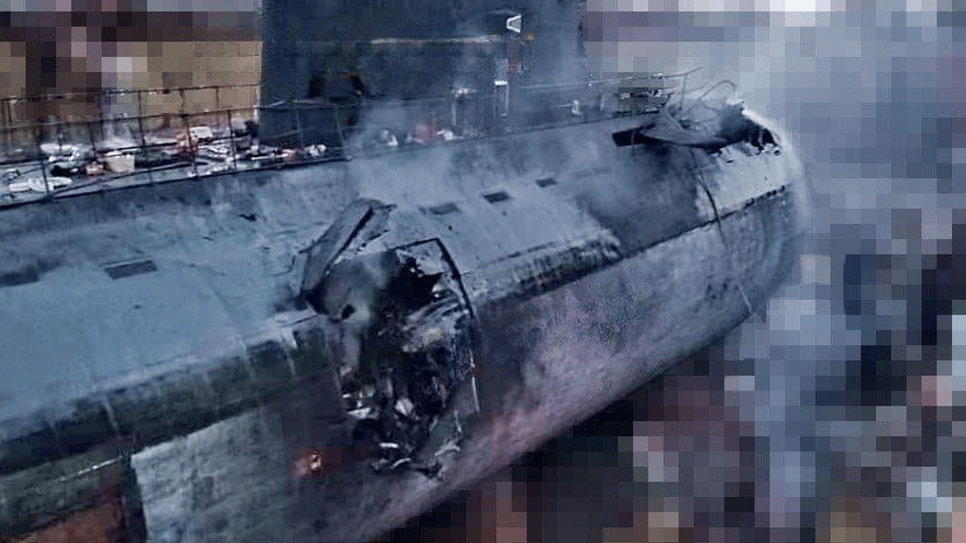 Таки влучили: в мережі з'явилося фото підводного човна "Ростов-на-Дону"