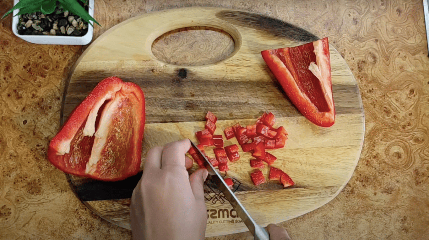 Легкий, але ситний салат без майонезу