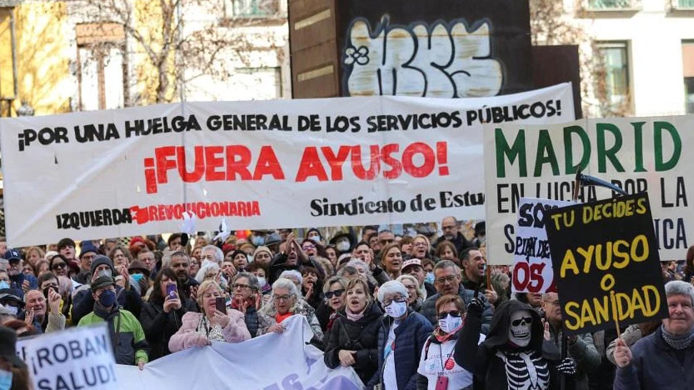 У Мадриді протестують десятки тисяч медиків — у чому причина